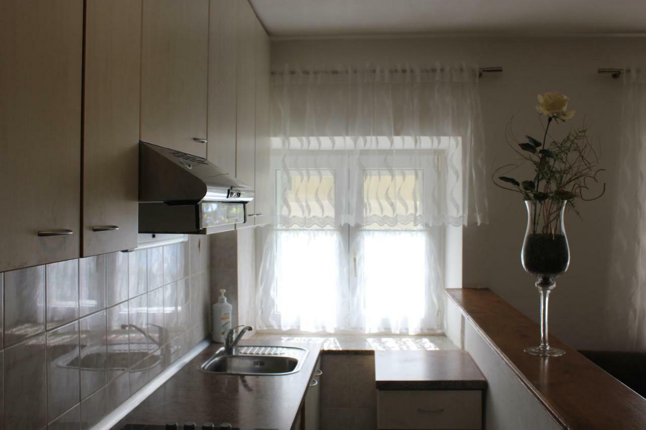 Apartman Tafra 오미스 외부 사진