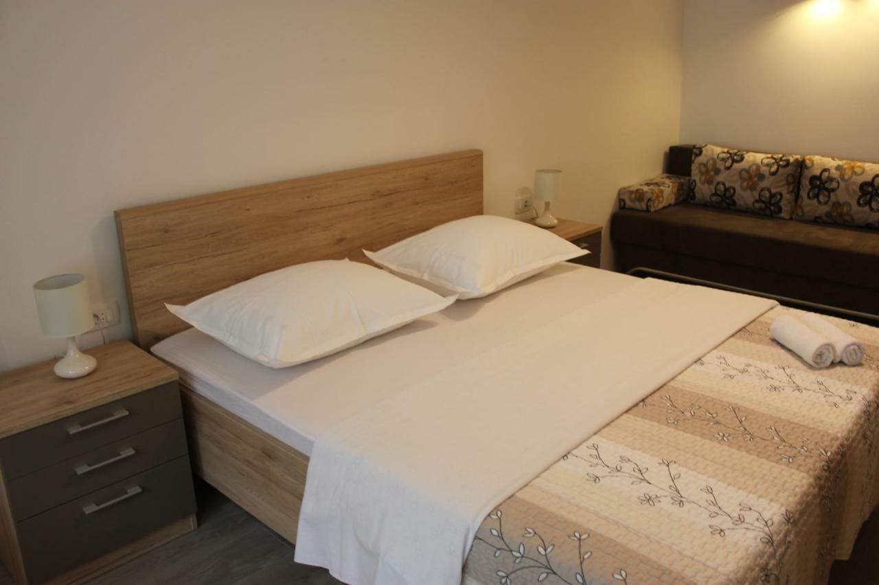Apartman Tafra 오미스 외부 사진