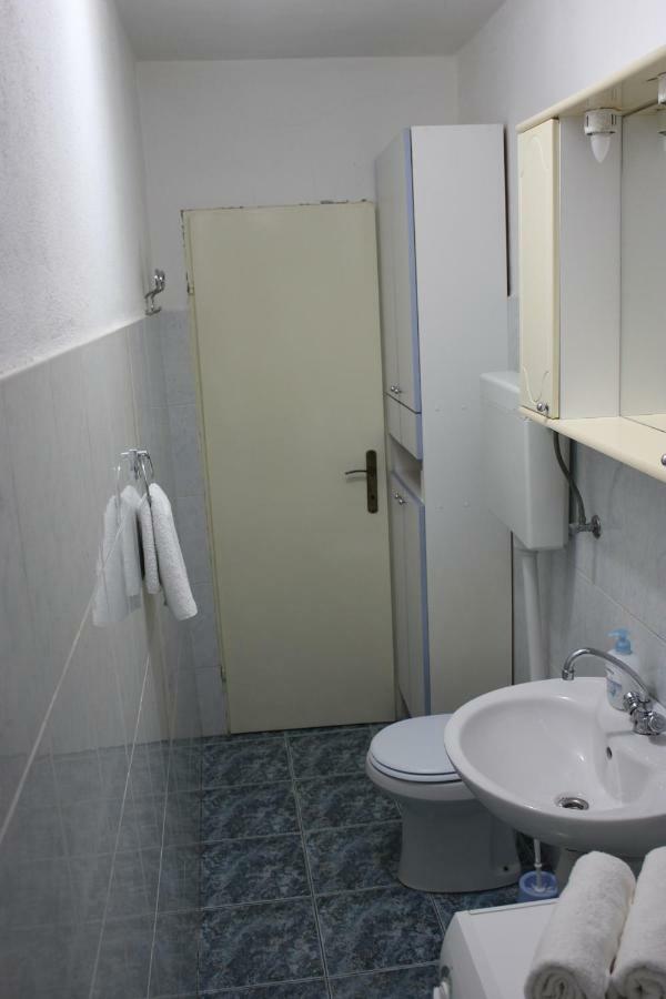 Apartman Tafra 오미스 외부 사진