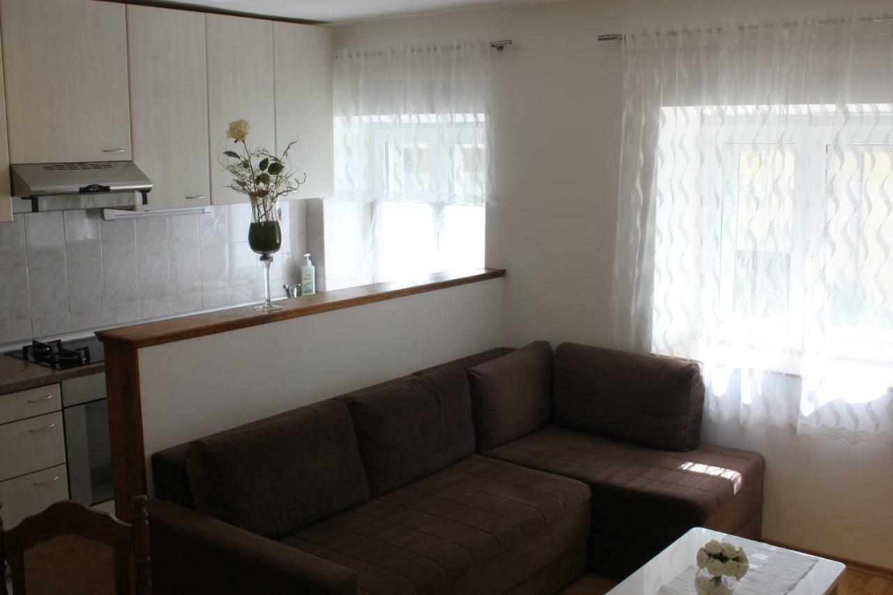Apartman Tafra 오미스 외부 사진