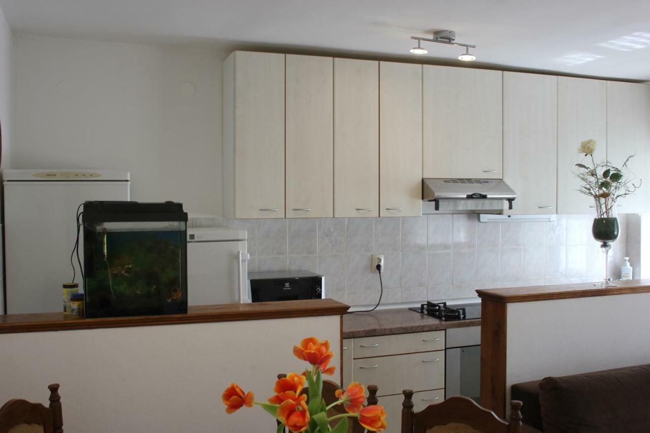 Apartman Tafra 오미스 외부 사진